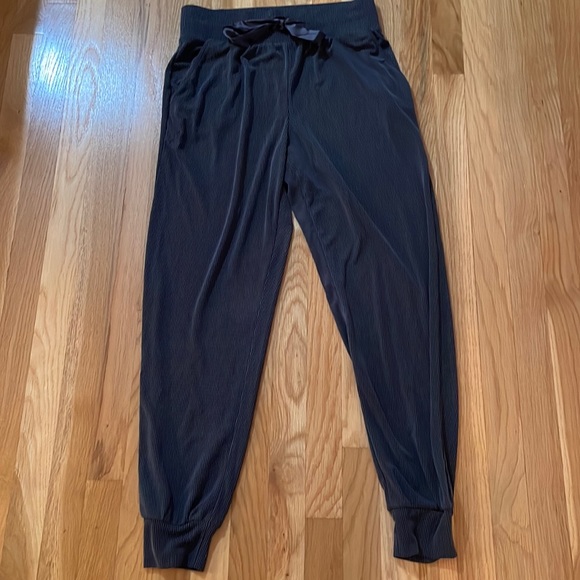 🆕 Victoria Secret Size Medium Ribbed Bottoms - Picture 1 of 6